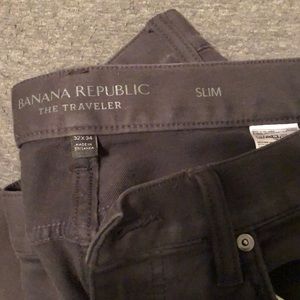 Gray banana republic traveler pants. 32 W x 34 L